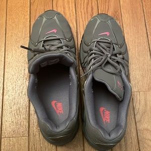 Nike  max air shoes size 10 style 317004-060